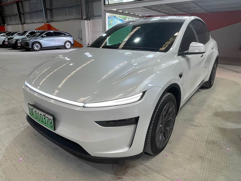 Tesla Model Y L