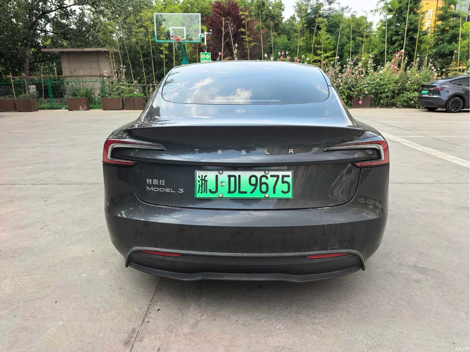 Tesla Model 3, 2025 11