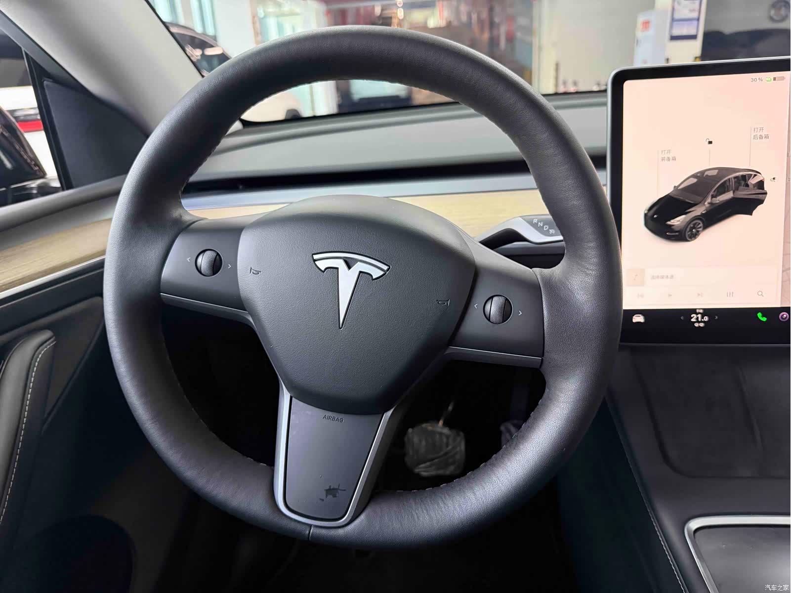 Tesla Model Y, 2022 все фото