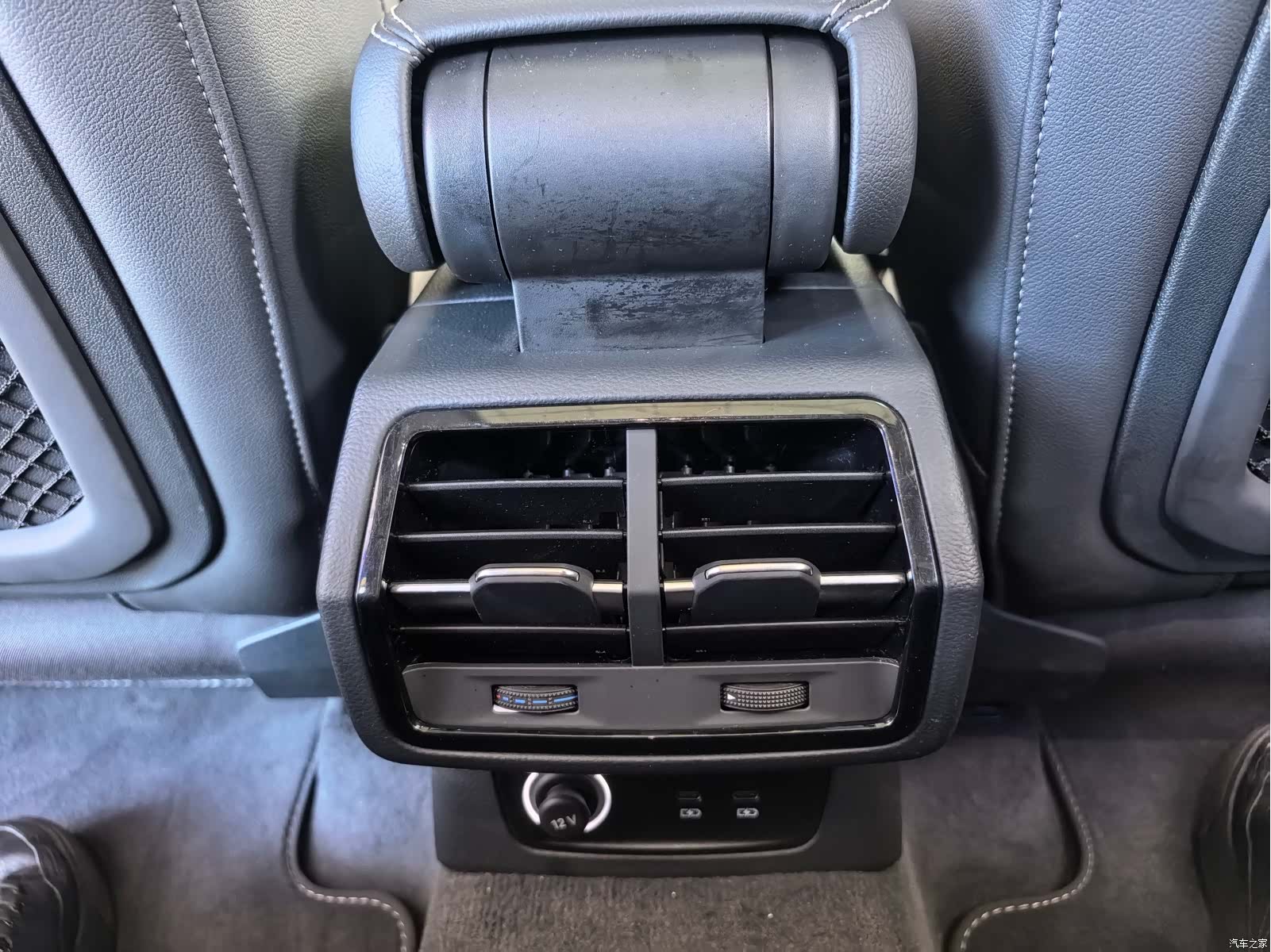 Audi Q3, 2022 12