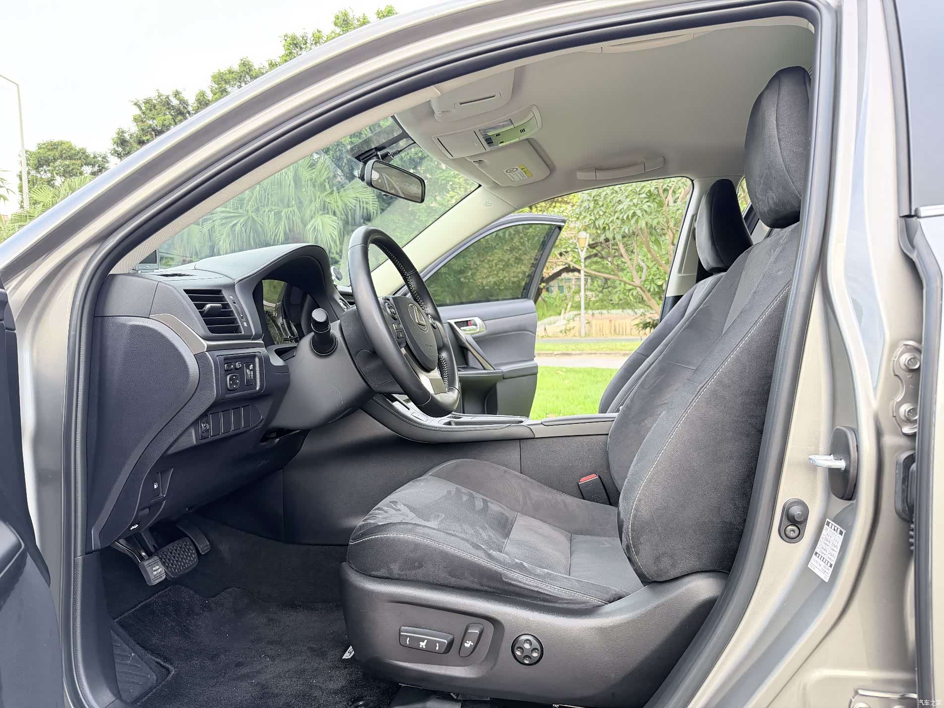 Lexus CT, 2019 все фото