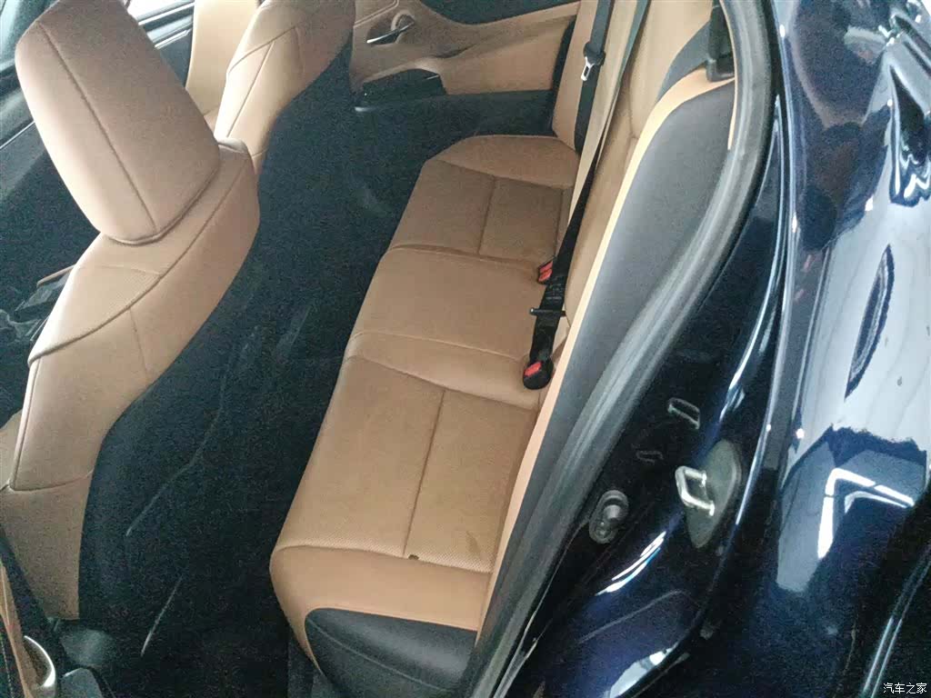 Lexus ES, 2022 17