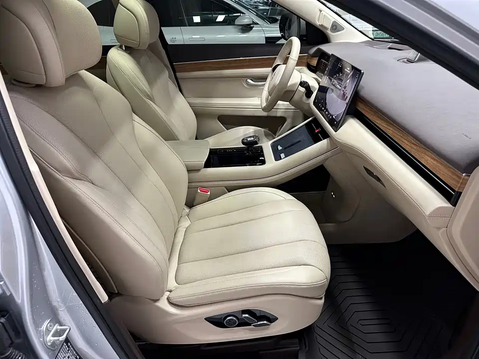 AITO Ask the world M7