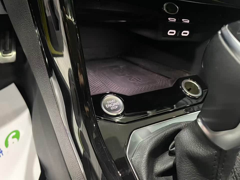 Volkswagen T-ROC exploring Songs