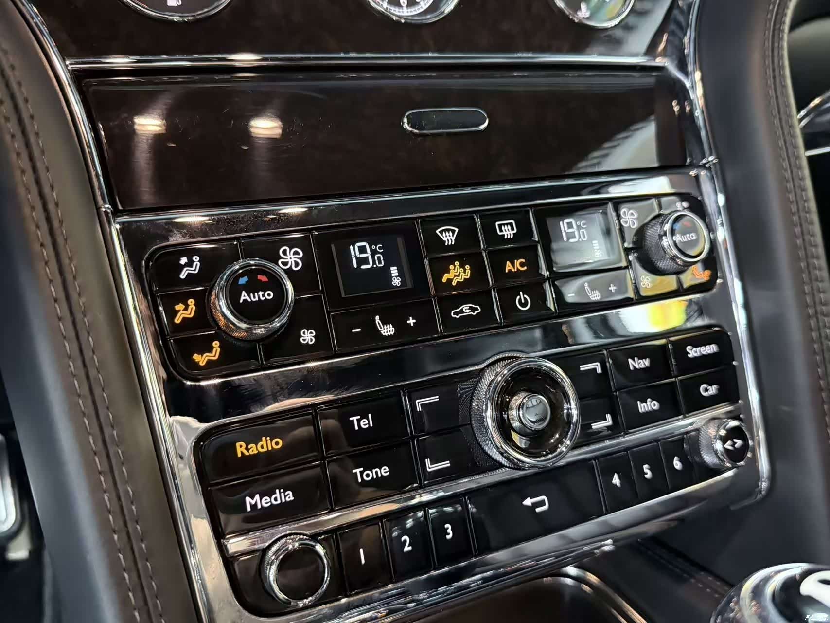 Bentley Mulsanne, 2015 19