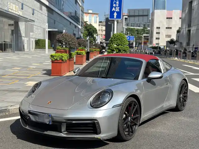 Porsche 911 2021 — купить из Китая под заказ
