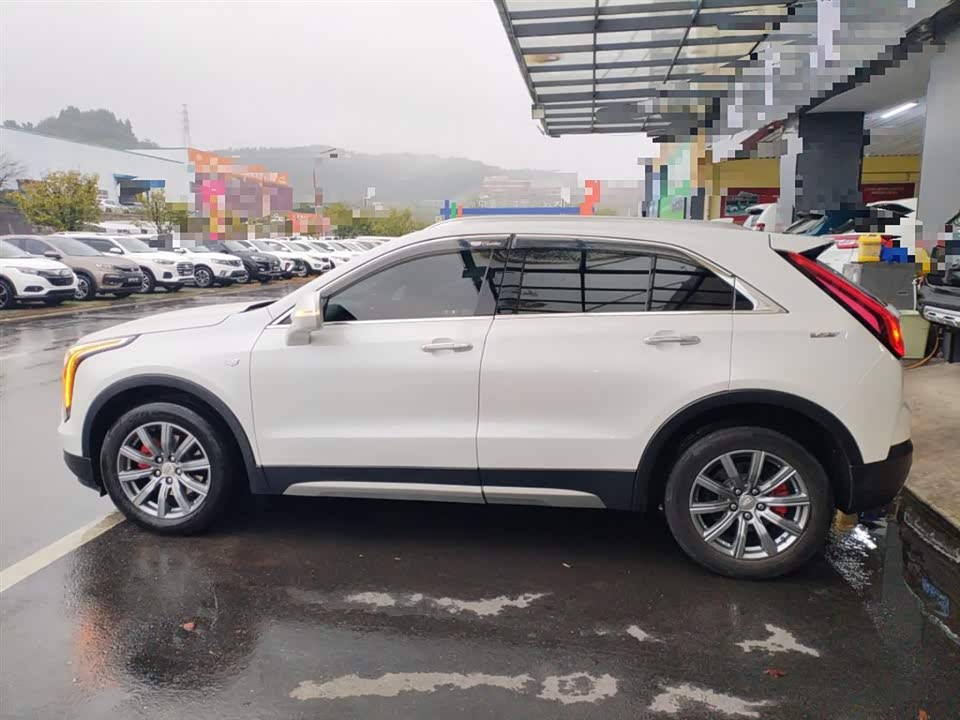 Cadillac XT4