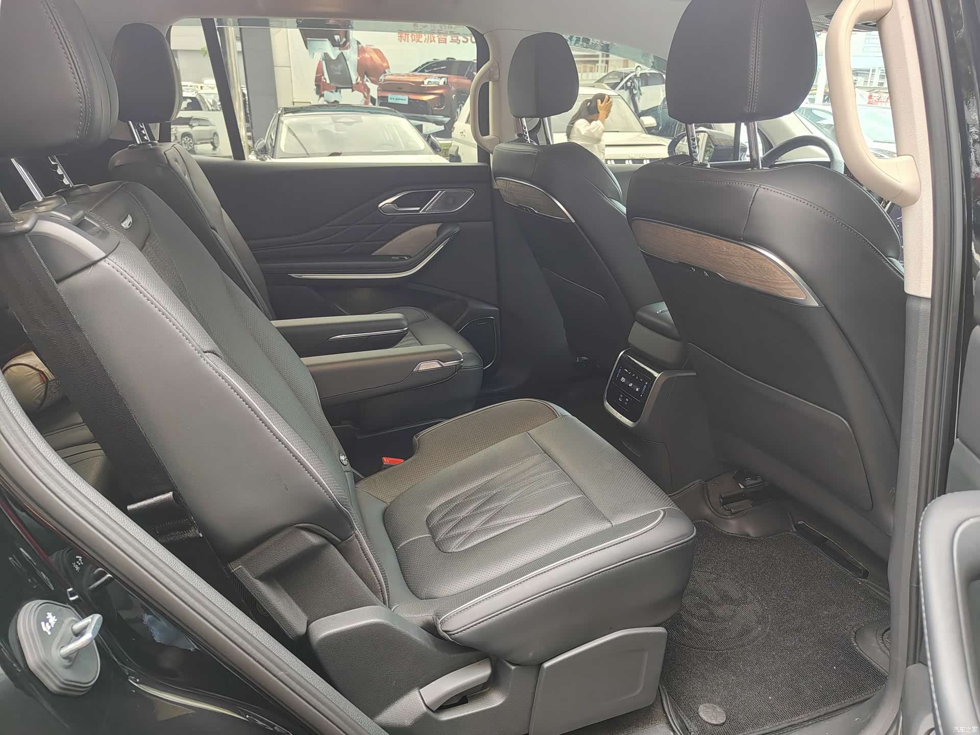 Hongqi HS7, 2025 16
