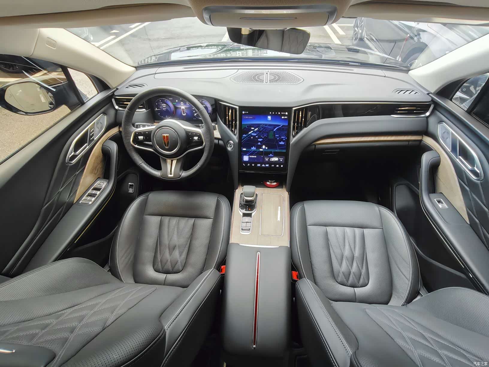 Hongqi HS7, 2025 19