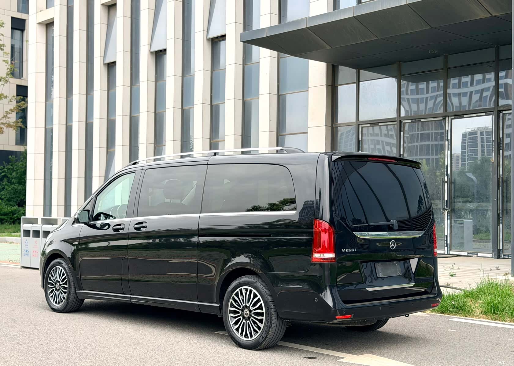 Mercedes-Benz V-Class, 2018 21
