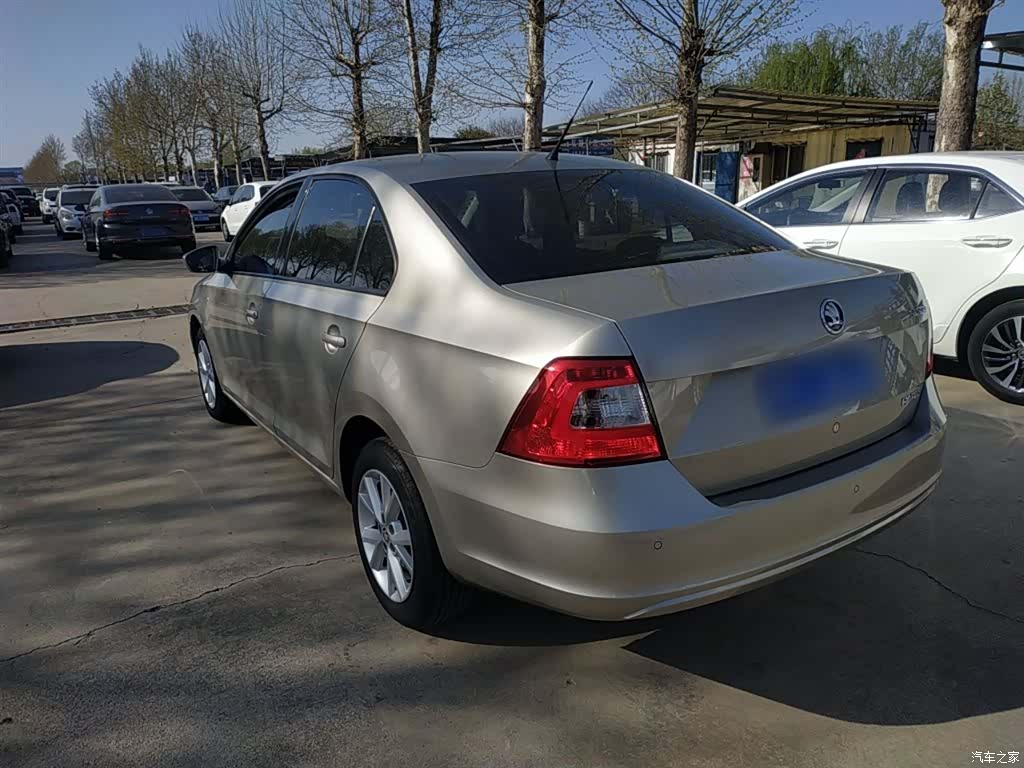 Skoda Rapid, 2015 все фото