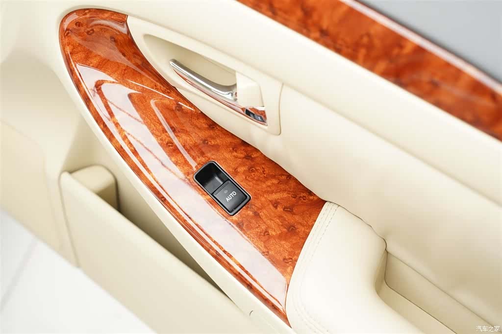 Toyota Crown, 2008 29