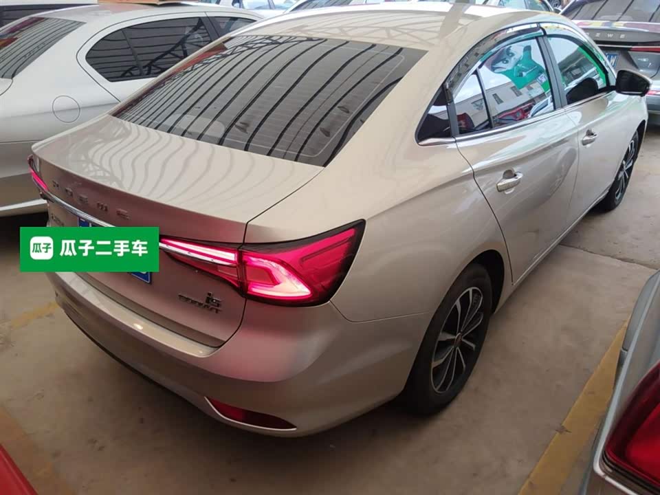 Roewe i5