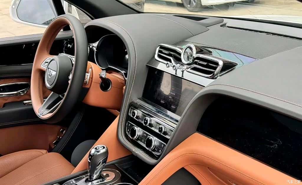 Bentley Bentayga, 2022 7