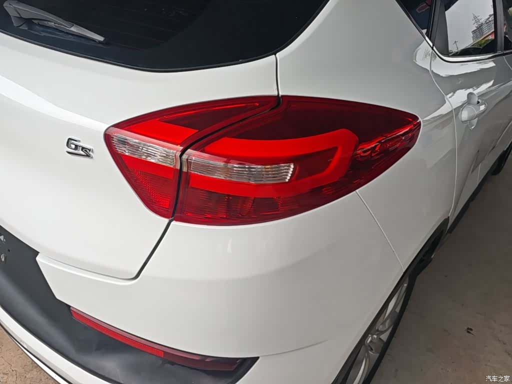Geely Emgrand, 2017 8