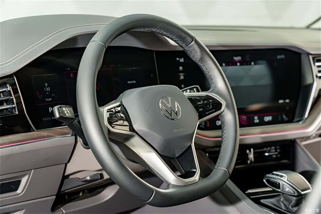 Volkswagen Touareg, 2023 12