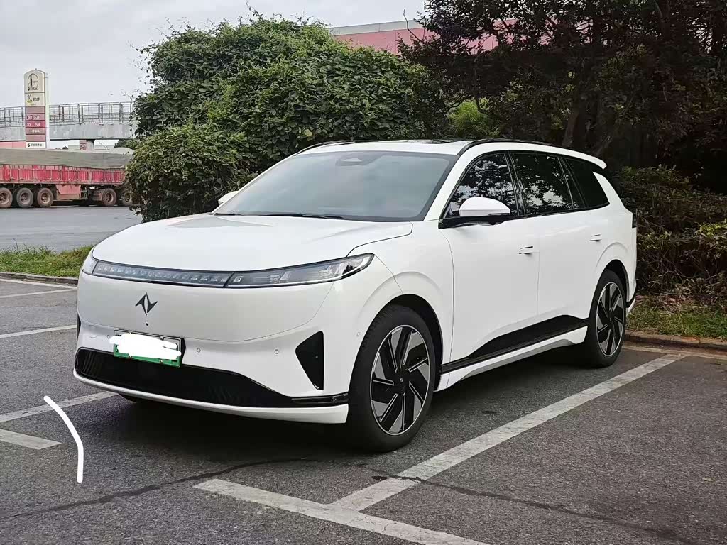 Dongfeng eπ008