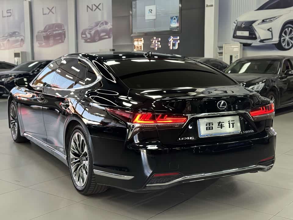 Lexus LS
