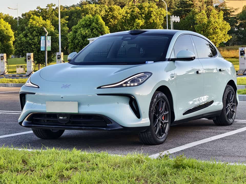 IM Motors Zhiji LS6 IM Motors Zhiji LS6