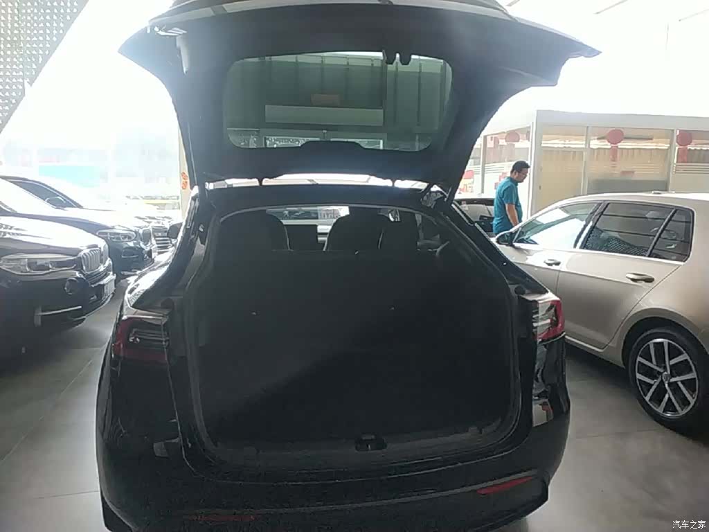 Tesla Model Y, 2021 19