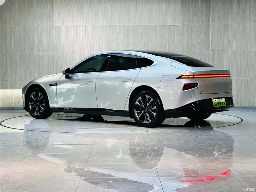 Xpeng P7, 2020 все фото