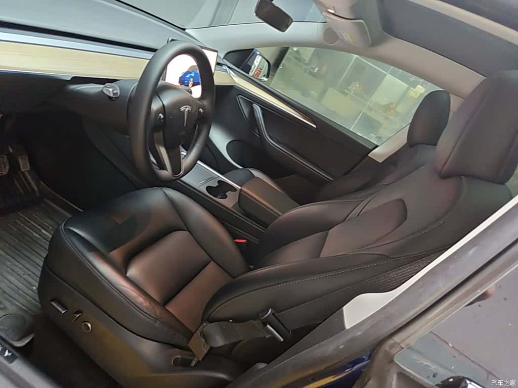 Tesla Model Y, 2023 15