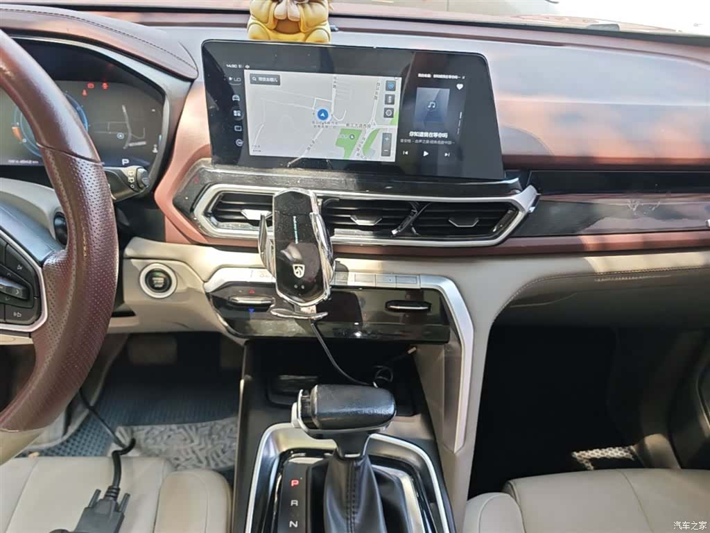 Wuling RS-5, 2019 13