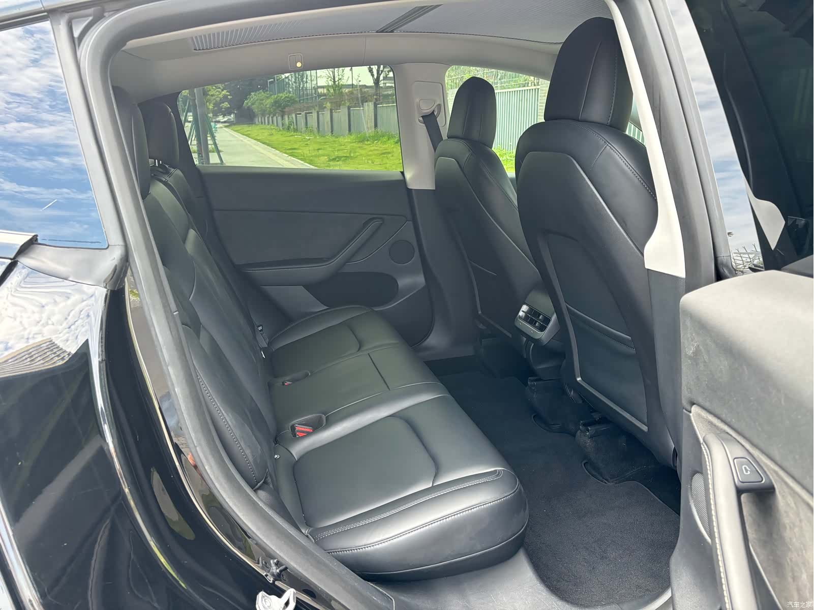 Tesla Model Y, 2022 8