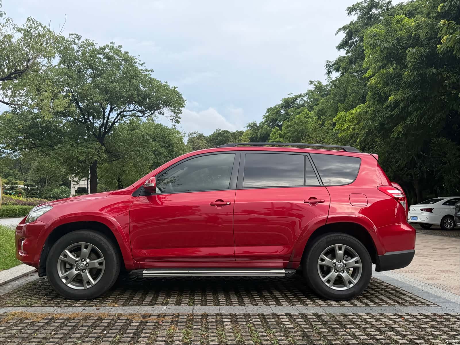 Toyota RAV4, 2013 4