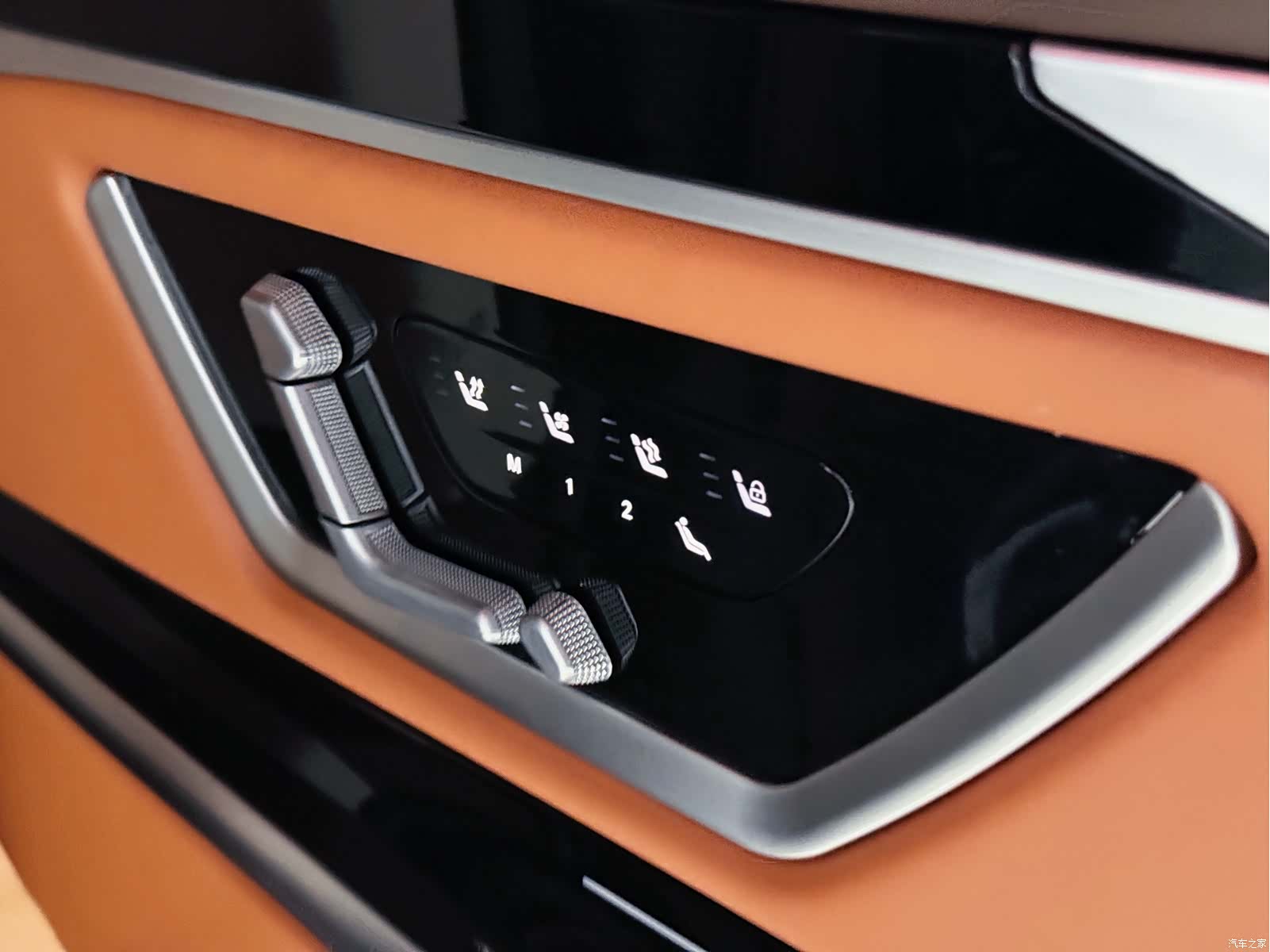 Mercedes-Benz V-Class, 2023 11