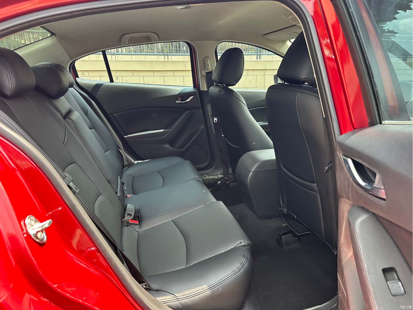 Mazda Mazda3, 2015 9