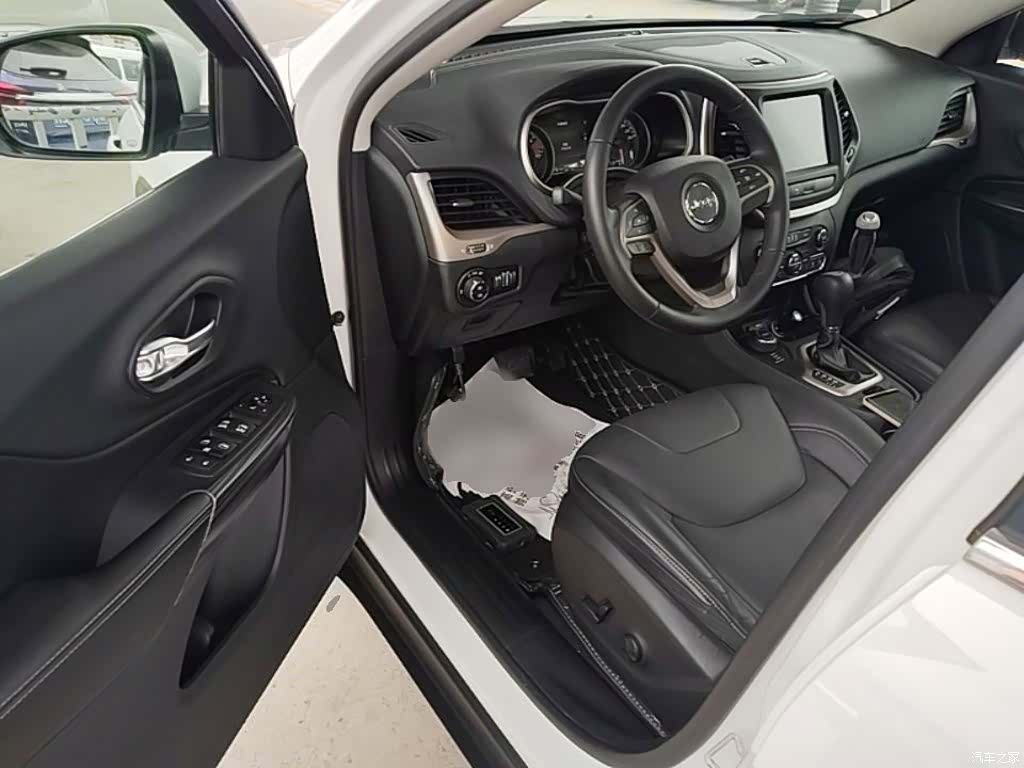 Jeep Cherokee, 2016 16