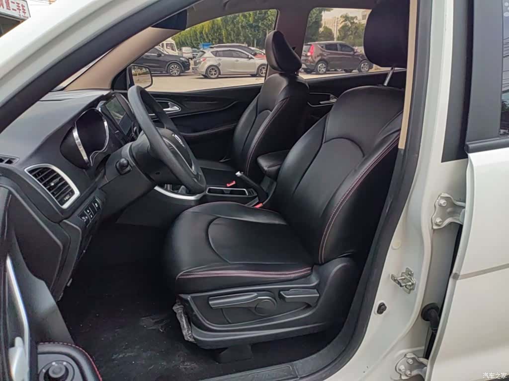 Wuling 560, 2017 15