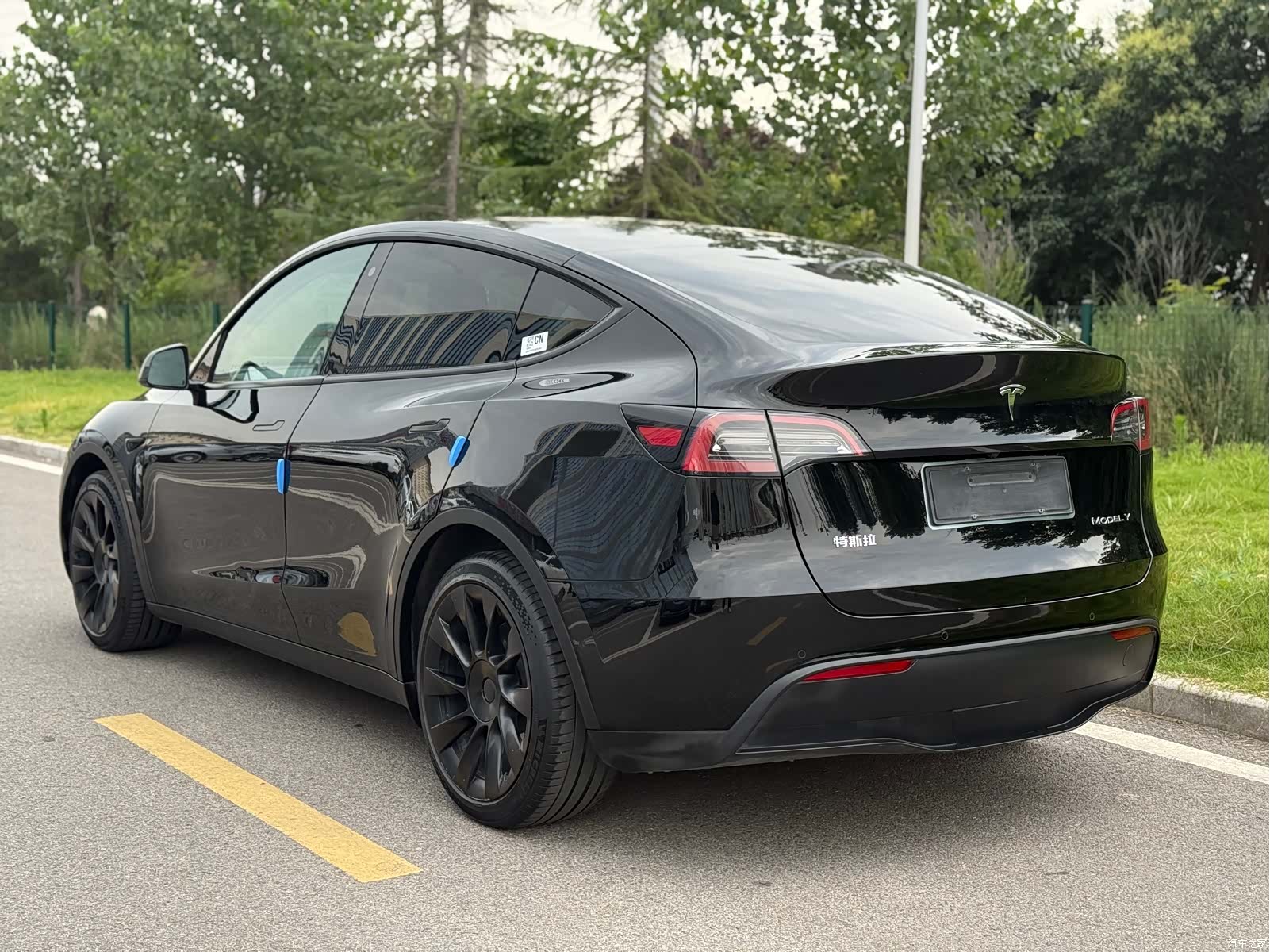 Tesla Model Y, 2022 все фото