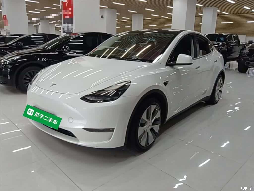 Tesla Model Y, 2022 2