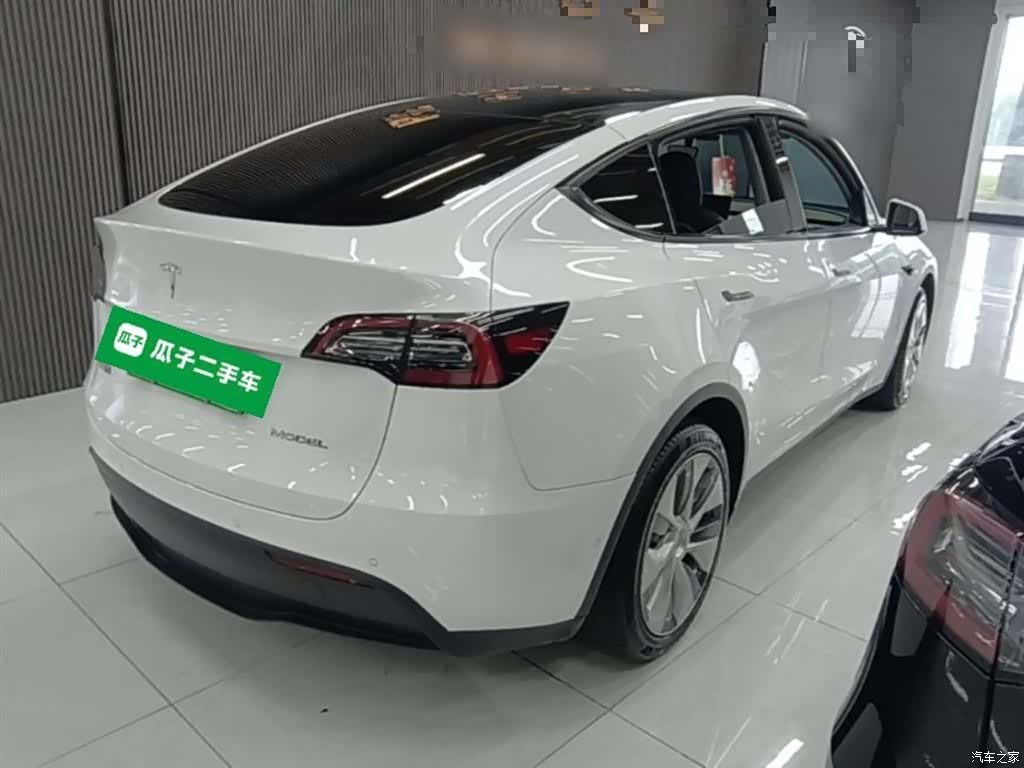 Tesla Model Y, 2022 7