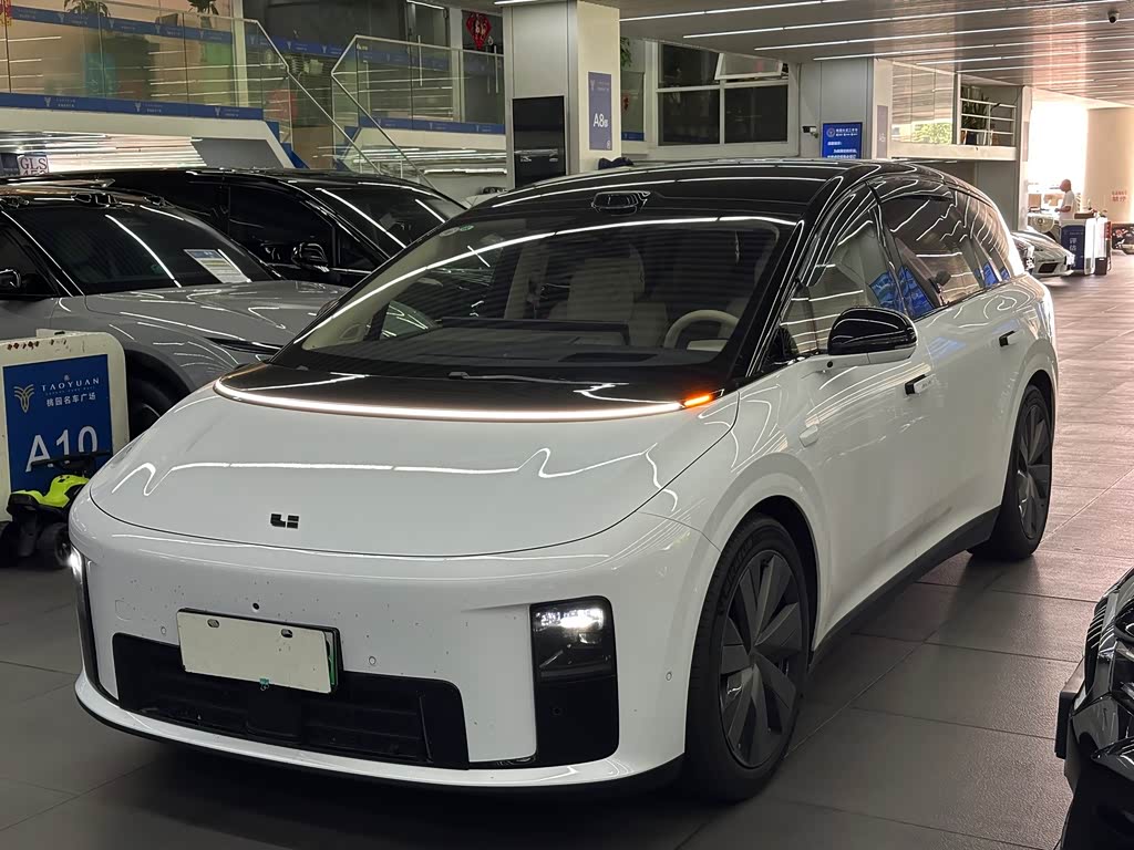 Li Auto i8