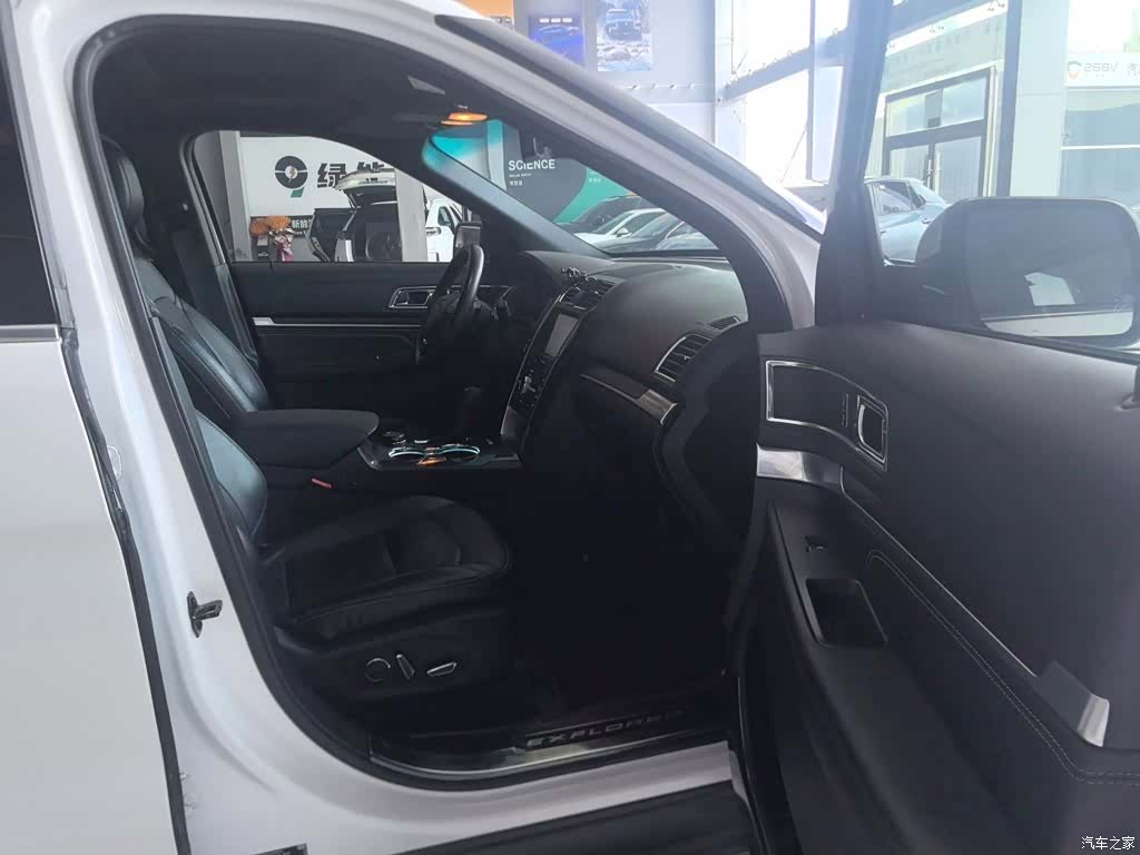 Ford Explorer, 2016 13