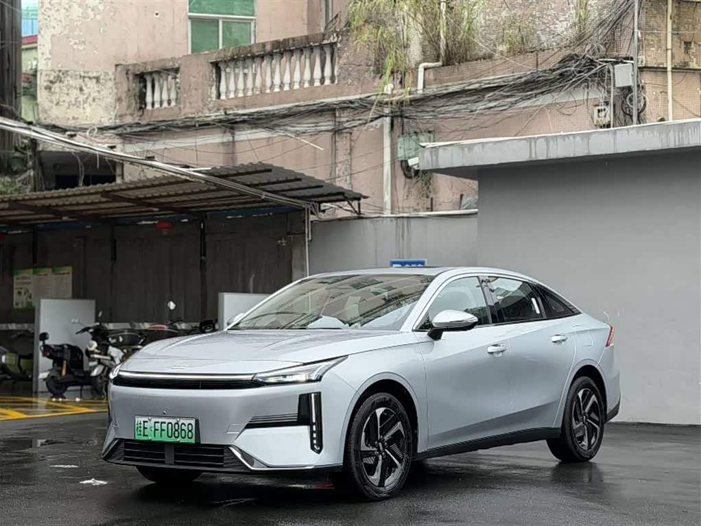 Geely Galaxy L6