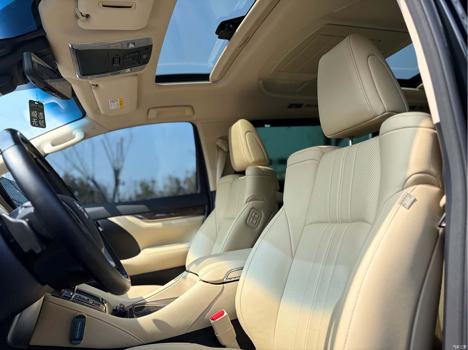 Toyota Alphard, 2022 6