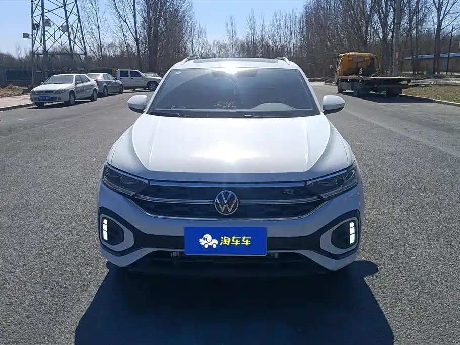 Volkswagen T-ROC exploring Songs