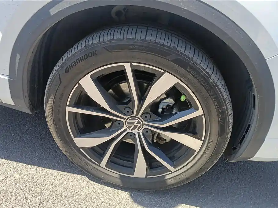 Volkswagen T-ROC exploring Songs