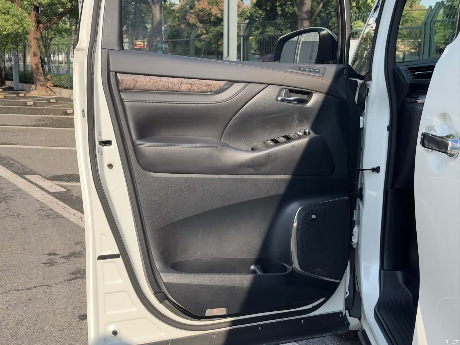 Toyota Alphard, 2018 26