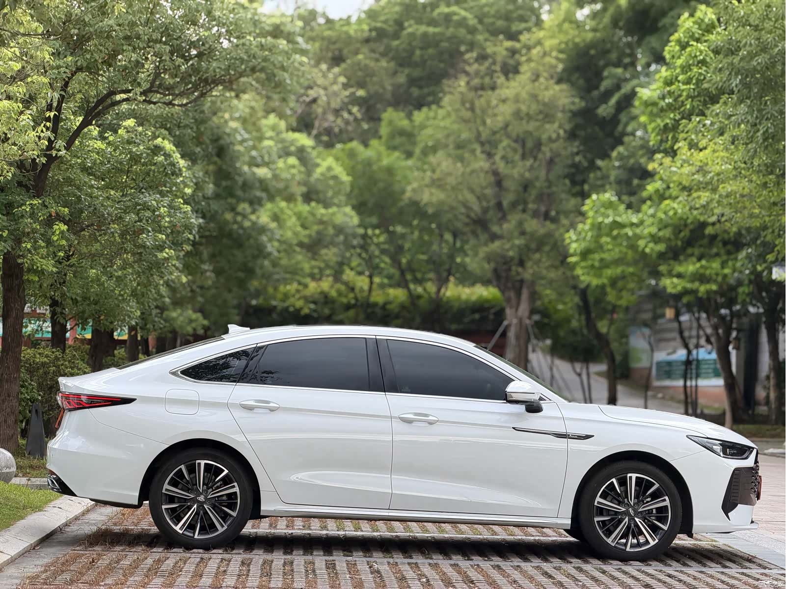 Chery Arrizo 8, 2025 все фото