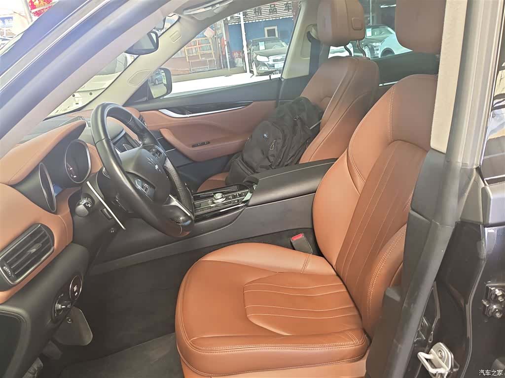 Maserati Levante, 2018 11