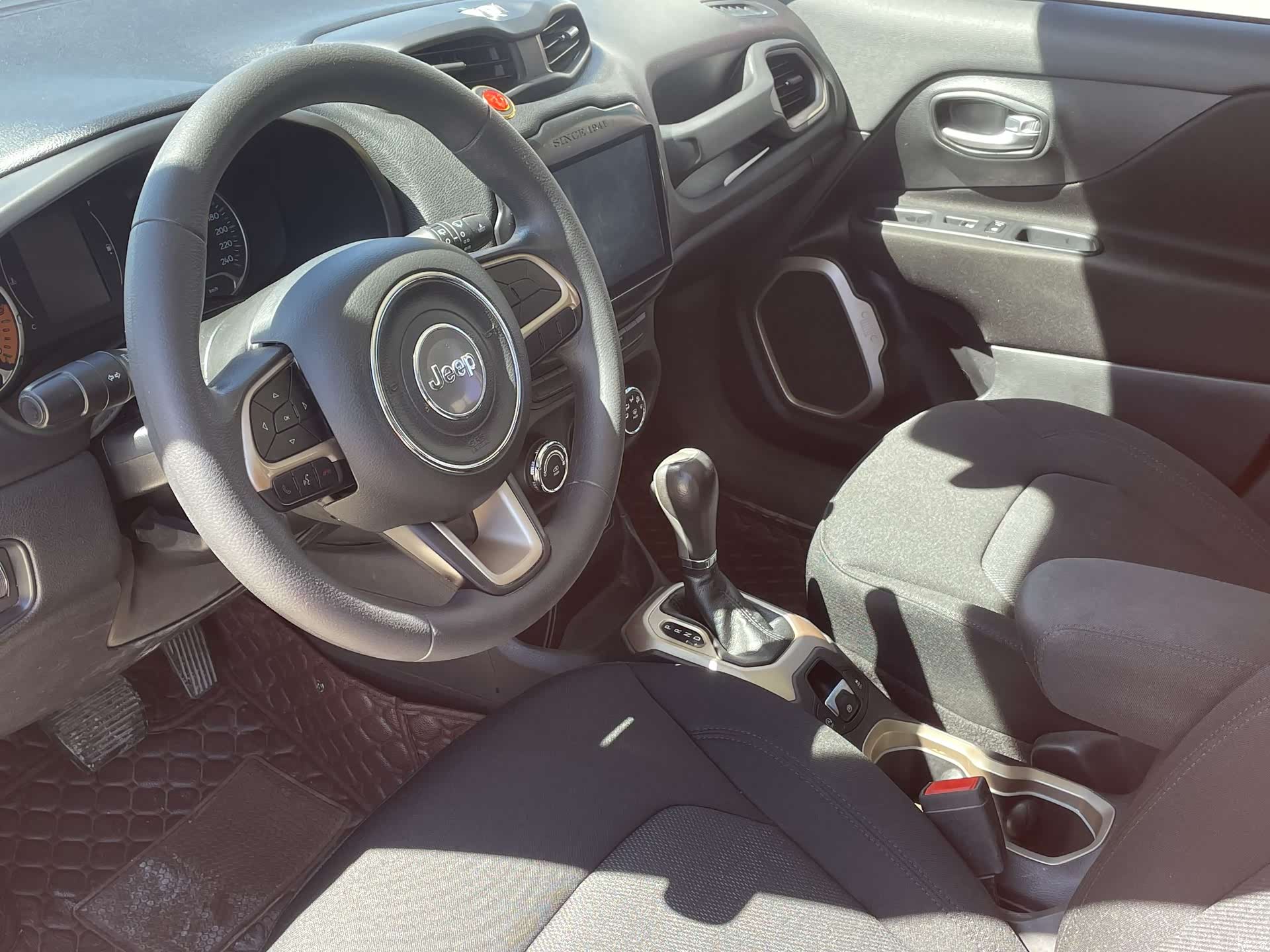 Jeep Renegade, 2017 4