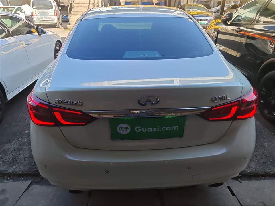 Infiniti Q50L
