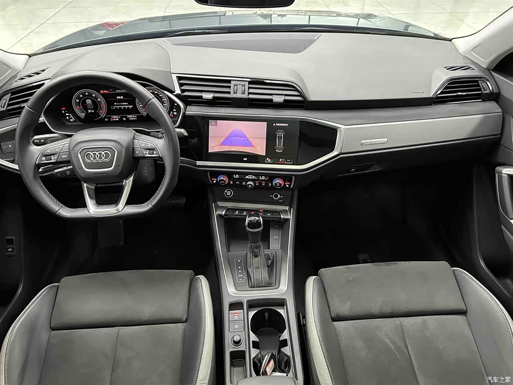 Audi Q3, 2023 2