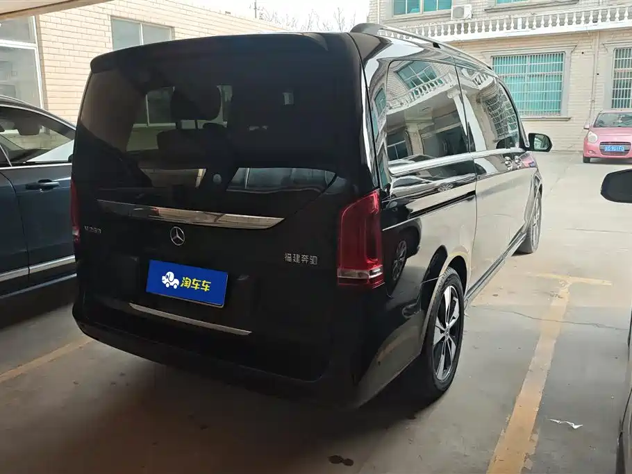 Mercedes-Benz V-class