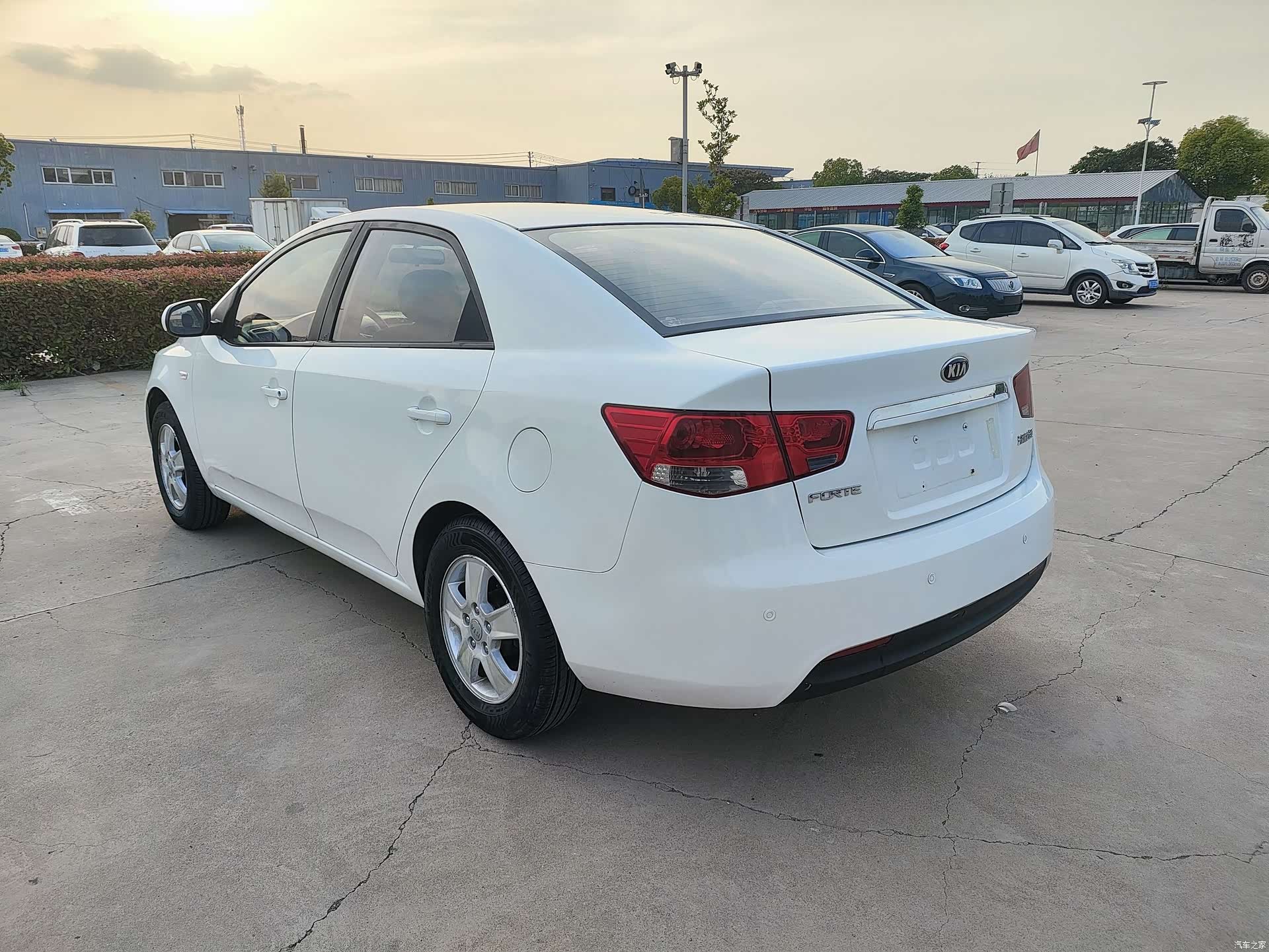 Kia GLS, 2012 7